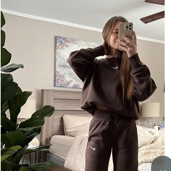 Nike Tops - Phoenix fleece